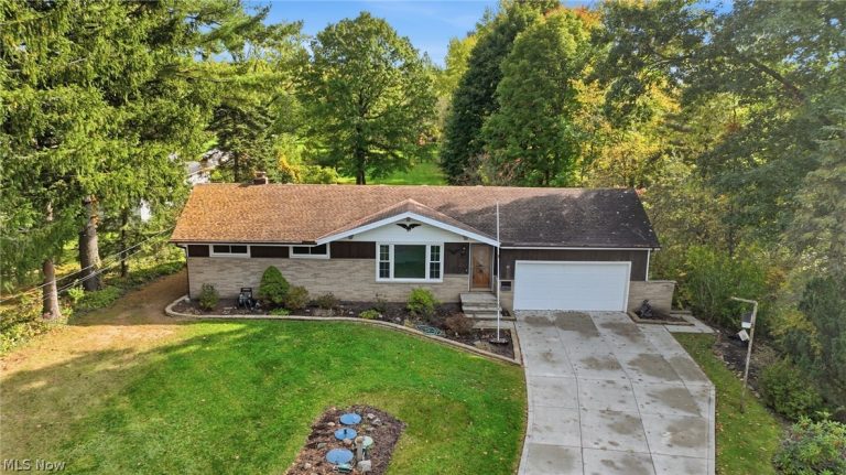 16233 Bennett Road, North Royalton, OH - Photo 2