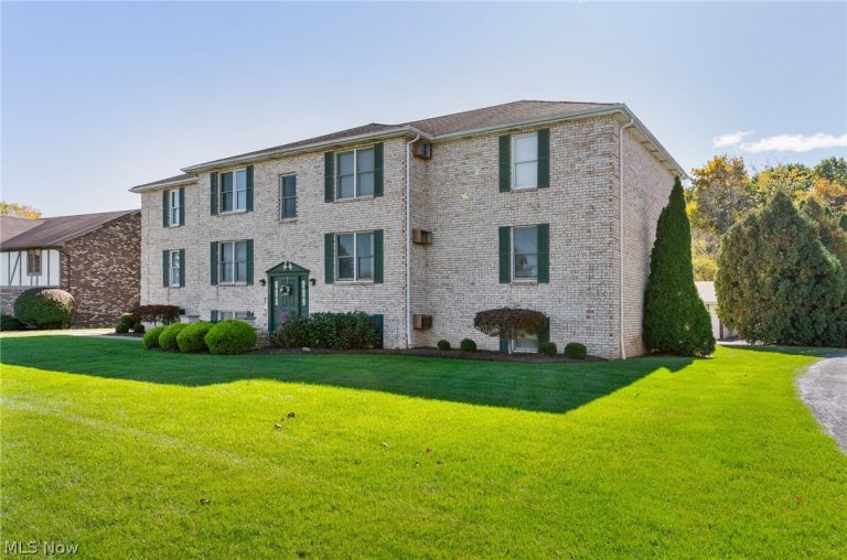 912 Pearson Circle #4, Youngstown, OH - Photo 5