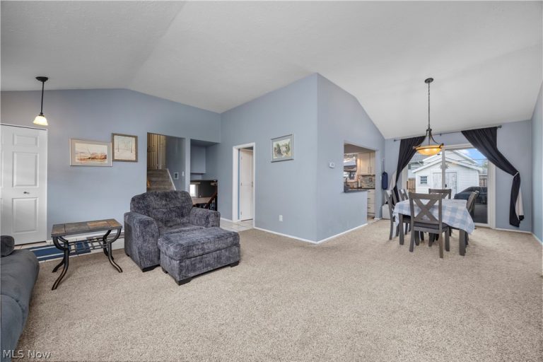 25082 Randall Drive, North Olmsted, OH - Photo 8