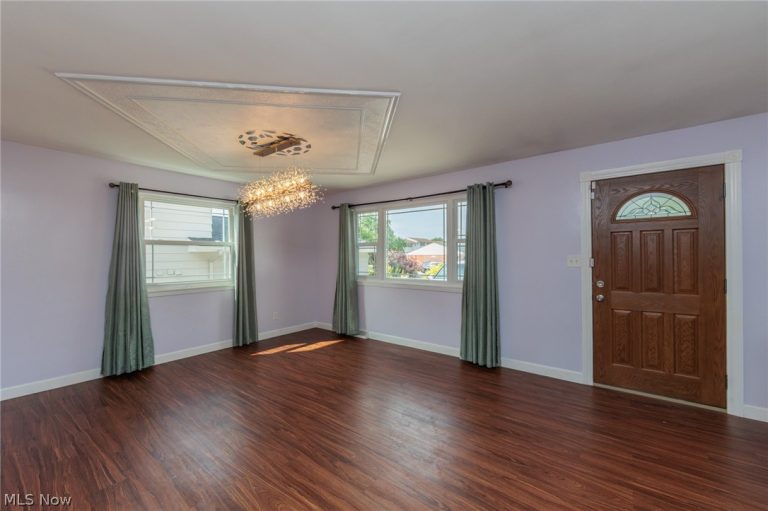 23537 David Drive, North Olmsted, OH - Photo 4