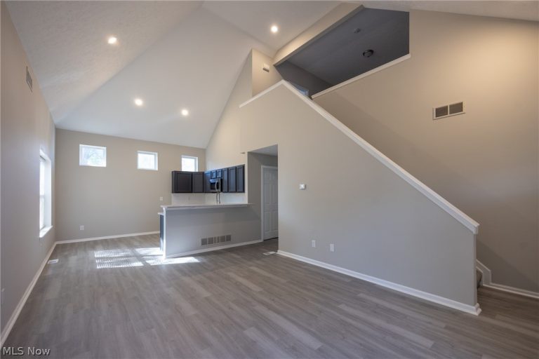 3718 Minster Court, Cleveland, OH - Photo 4