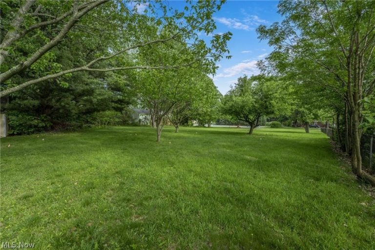 2607 Wise Road, North Canton, OH - Photo 2
