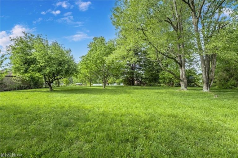 2607 Wise Road, North Canton, OH, 44720