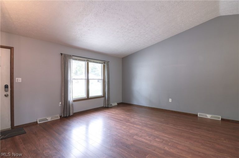 3940 Canterbury Drive, Brunswick, OH - Photo 5