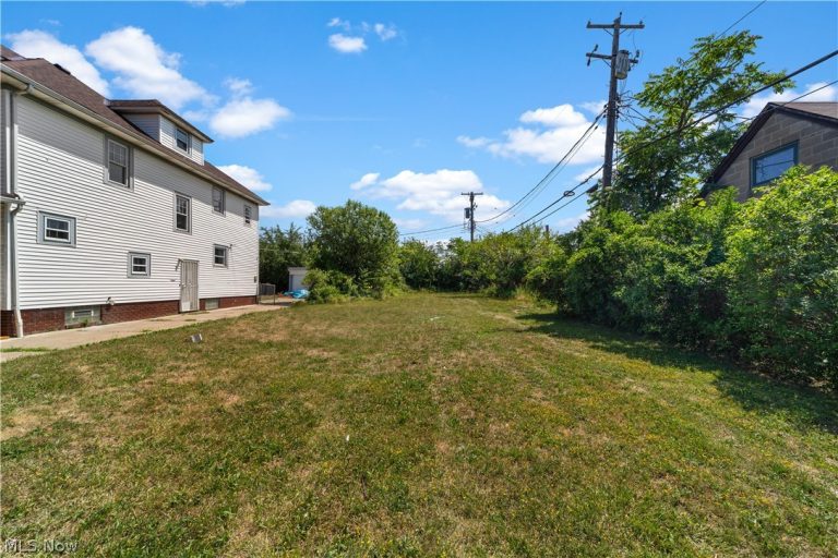 2127 Hampstead Road, Cleveland Heights, OH - Photo 5