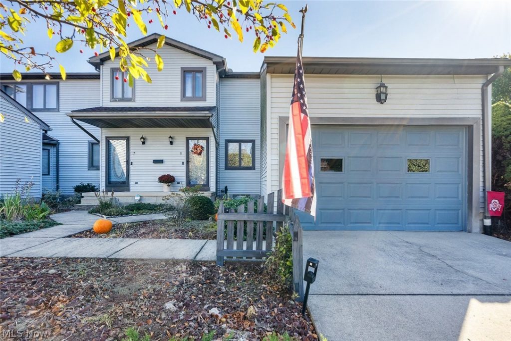 3710 Mercedes Place #8, Canfield, OH