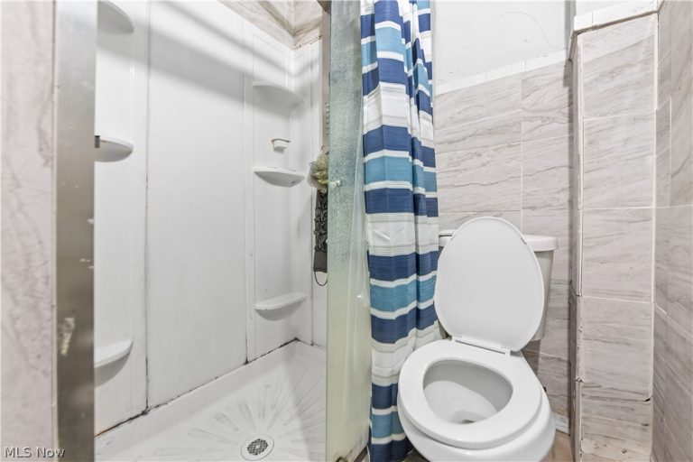 572 East Avenue, Akron, OH - Photo 2