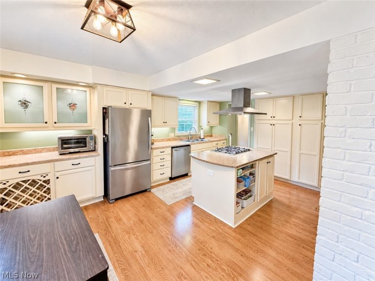 278 Ridgeview Drive, Seven Hills, OH - Photo 5