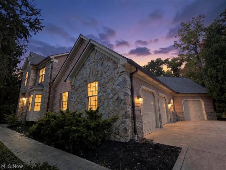 11440 Glenmora Drive, Chardon, OH, 44024