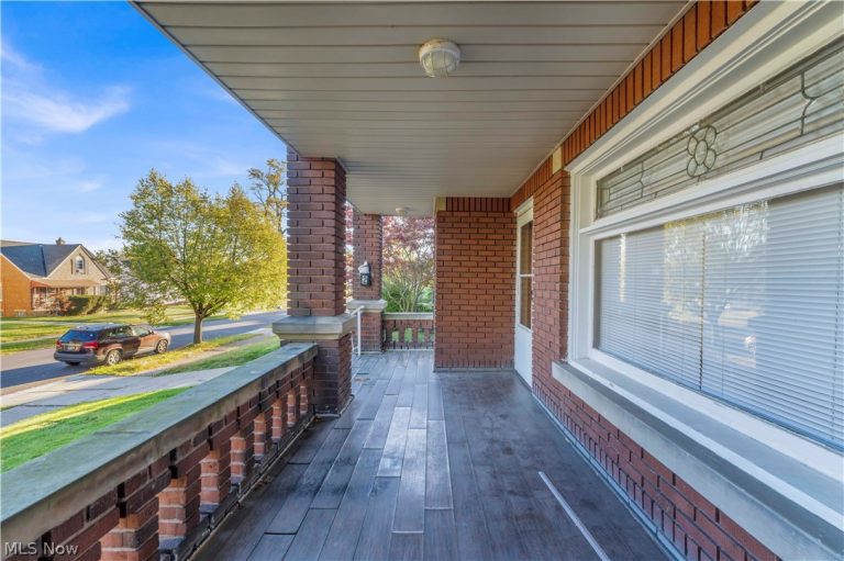 10004 Park Heights Avenue, Garfield Heights, OH - Photo 3