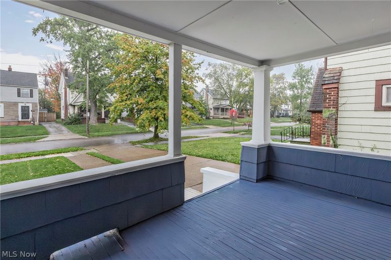 2092 Hampstead Road, Cleveland Heights, OH - Photo 3