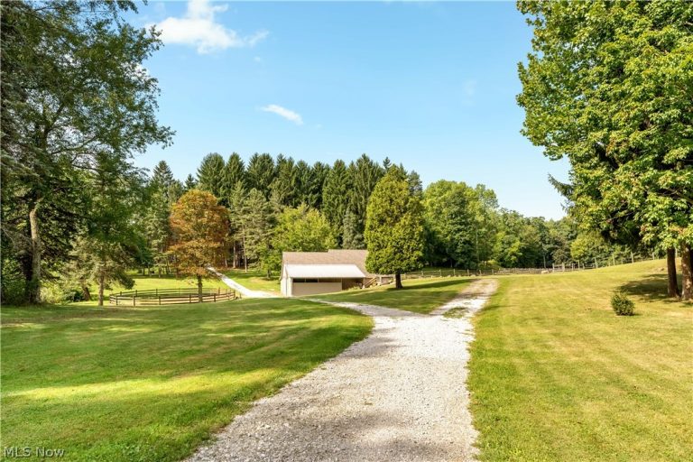 4724 Mayfair Road, North Canton, OH - Photo 5