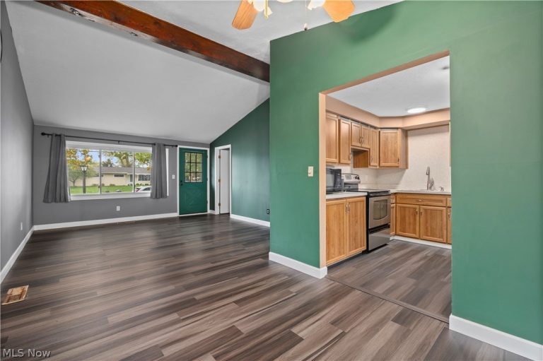 8974 Cambridge Drive, Northfield, OH - Photo 4