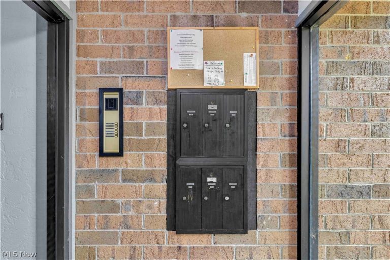 22954 Maple Ridge Road #202B, North Olmsted, OH - Photo 4