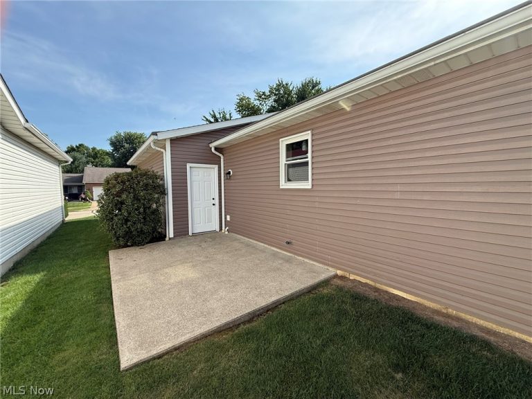 881 Pepperwood Drive, Wooster, OH - Photo 3