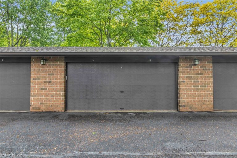 22954 Maple Ridge Road #202B, North Olmsted, OH - Photo 3