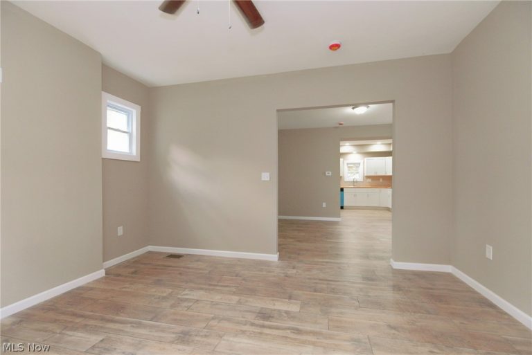 2146 95th Street, Cleveland, OH - Photo 8