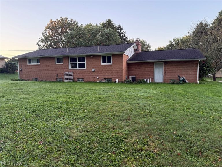 2625 Hyacinth Drive, North Canton, OH - Photo 5