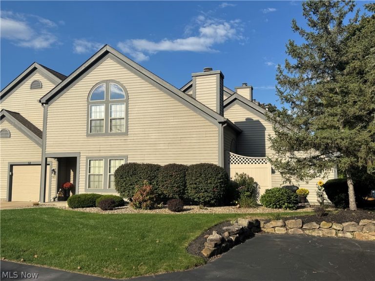 371 Bayshore Drive #6, Columbiana, OH - Photo 3