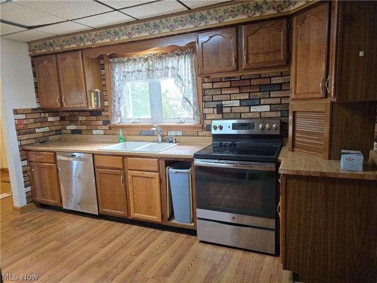 1472 Northeast Avenue, Tallmadge, OH - Photo 5