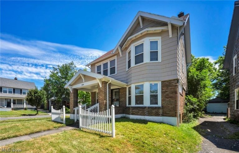 3326 Yorkshire Road, Cleveland Heights, OH - Photo 3