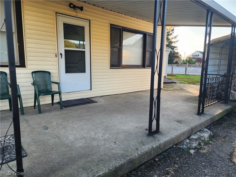 221 Washington Street, Coshocton, OH - Photo 3
