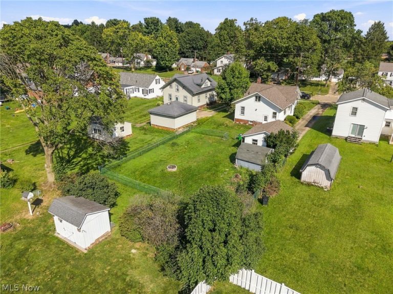 324 Woodrow Street, North Canton, OH - Photo 2