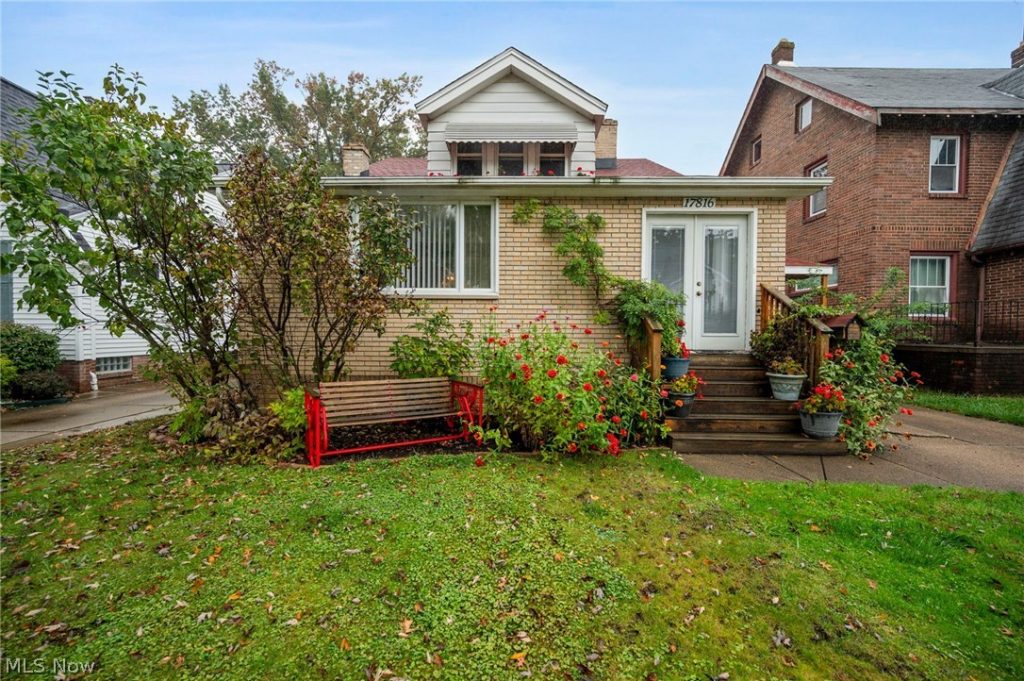 17816 Woodbury Avenue, Cleveland, OH