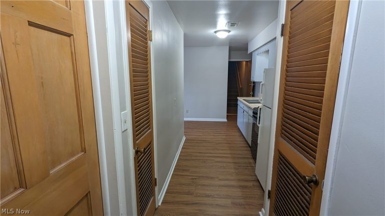 4230 Ridge Road, Brooklyn, OH - Photo 3