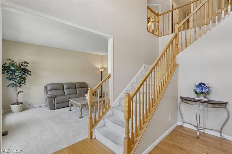 16264 Selby Circle, Strongsville, OH - Photo 4