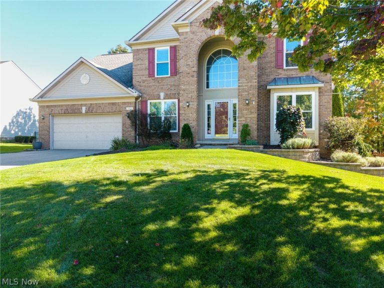853 Edgar Lane, Brunswick, OH - Photo 2