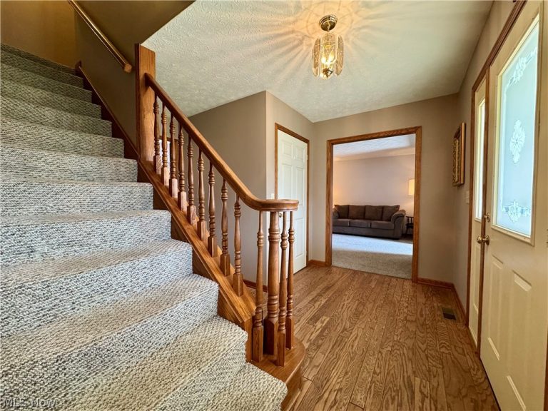 6385 Harbor Drive, Canton, OH - Photo 5