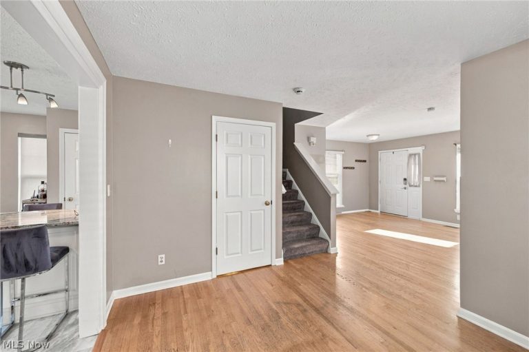 2472 5th Street, Cleveland, OH - Photo 8