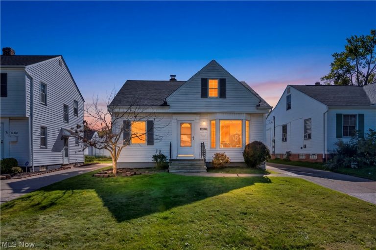 12324 Oak Park Boulevard, Garfield Heights, OH - Photo 2