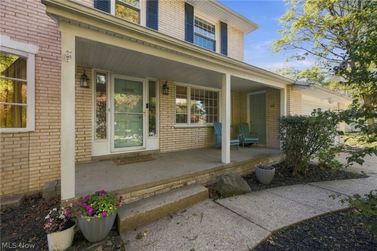 16506 Fernway Road, Shaker Heights, OH - Photo 2