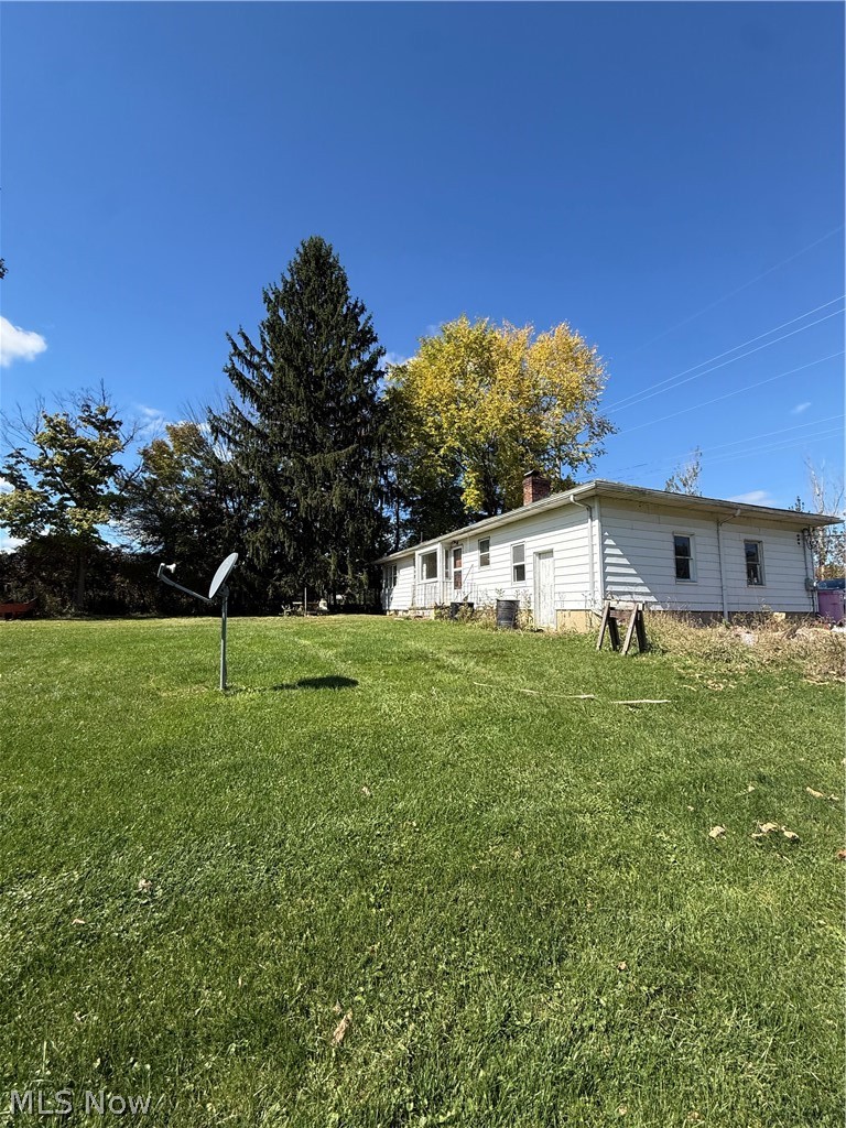 14637 Mayfield Road, Huntsburg, OH - Photo 2