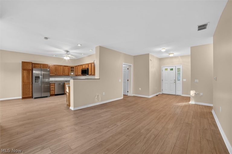 8693 Alexandra Drive #4A, North Royalton, OH - Photo 8