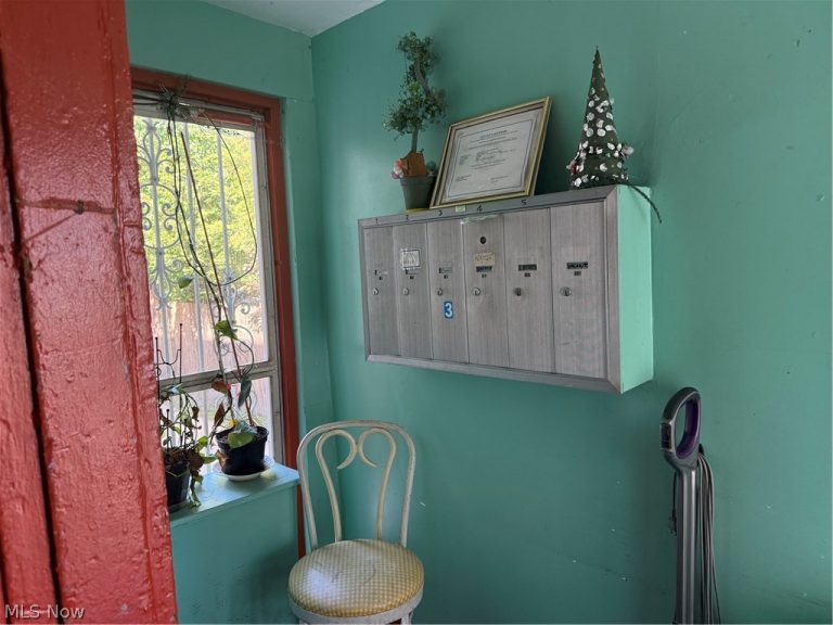 2018 Dowd Avenue, Lakewood, OH - Photo 8