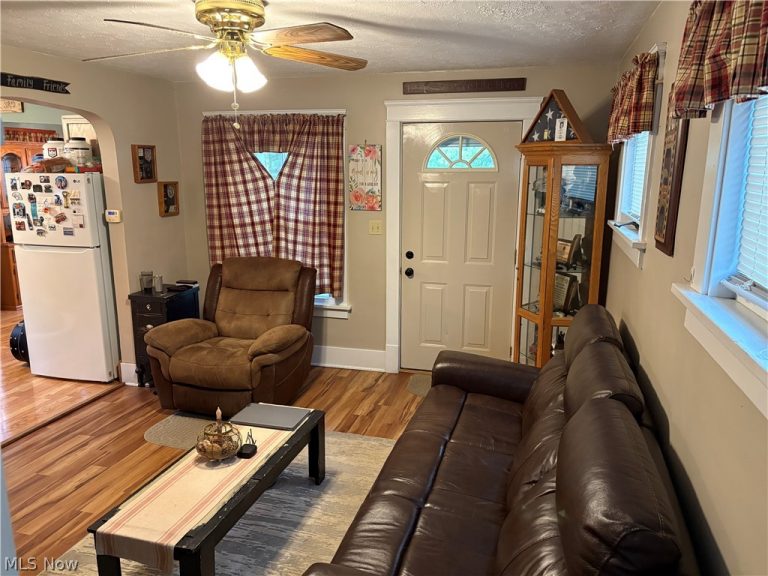 308 Hyde Avenue, Niles, OH - Photo 4