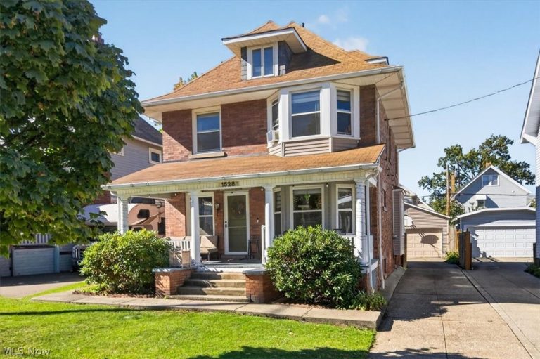 1528 Lauderdale Avenue, Lakewood, OH - Photo 2