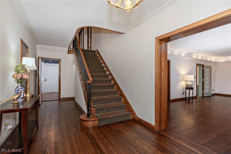18420 Shelburne Road, Shaker Heights, OH - Photo 4