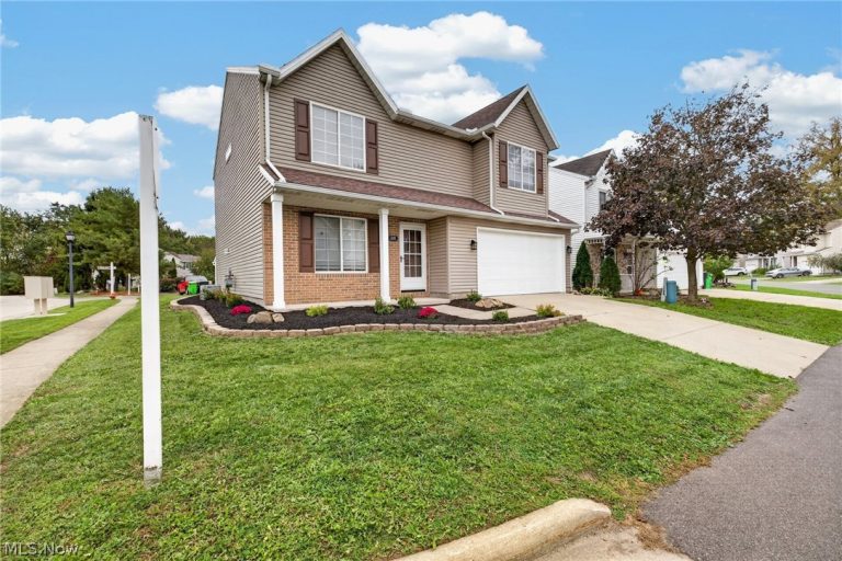 1115 Oxford Circle, Akron, OH - Photo 3