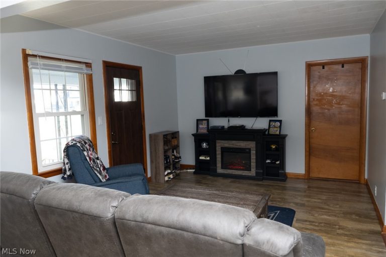 829 Lafayette Avenue, Niles, OH - Photo 8