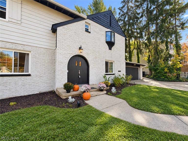 607 Castle Boulevard, Akron, OH - Photo 3