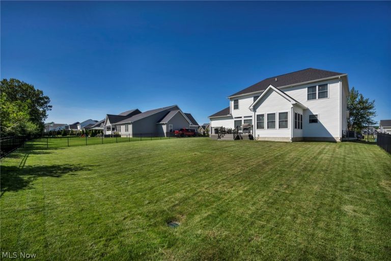 36633 Capri Lane, North Ridgeville, OH - Photo 6