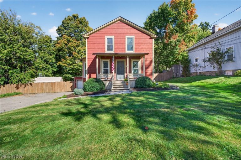 118 Water Street, Chardon, OH - Photo 2