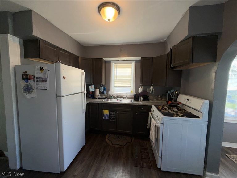 18710 Neff Road, Cleveland, OH - Photo 4