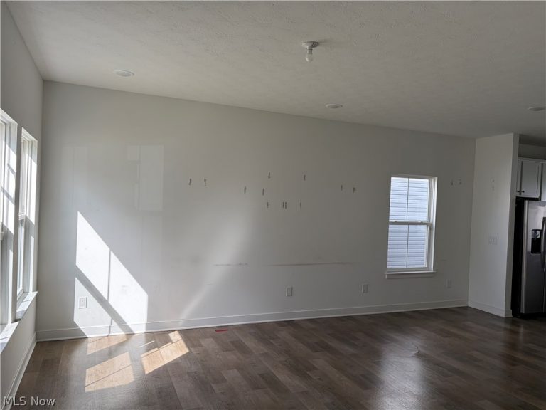 473 Auld Farm Circle, Akron, OH - Photo 6