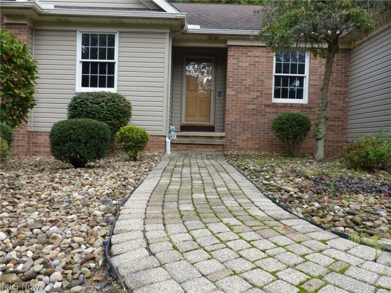 159 Helene Drive, Painesville Twp, OH - Photo 3