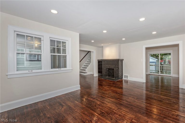 2092 Hampstead Road, Cleveland Heights, OH - Photo 8